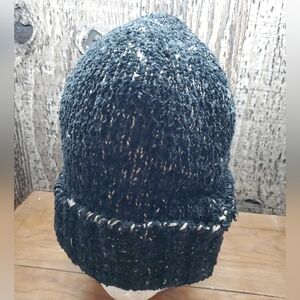 K.I.T. Keep It Trendy Women's Black & Gold Knit Beanie Hat One Size Fits All